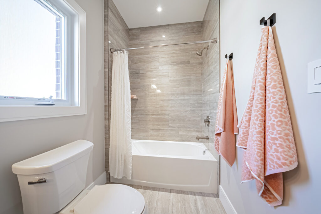 Masters Edge Executive Homes - Interior Bath